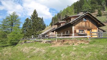 Hüttenurlaub in Kärnten - Stille wahrnehmen in einem urigen Ferienhaus