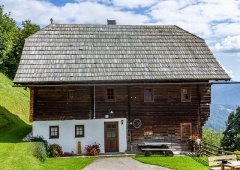 Schöne große saubere Hütte